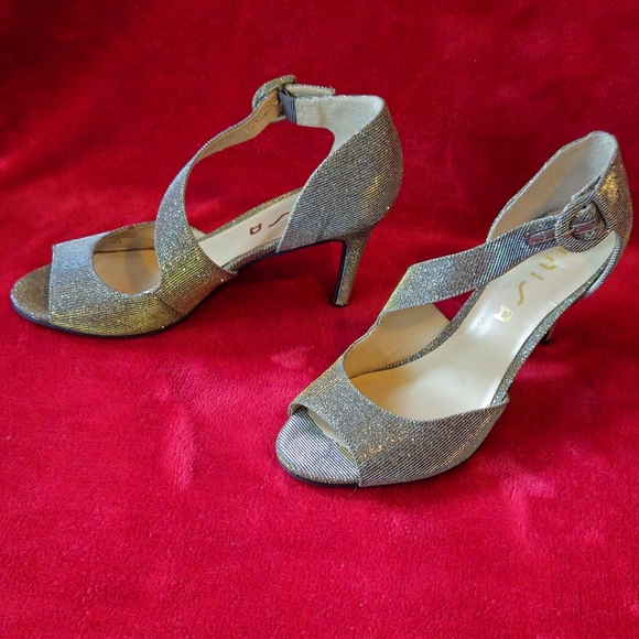 Unisa Sparkling Gold Peep Toe Women's Heels - Size 8.5 - Picture 2 of 7
